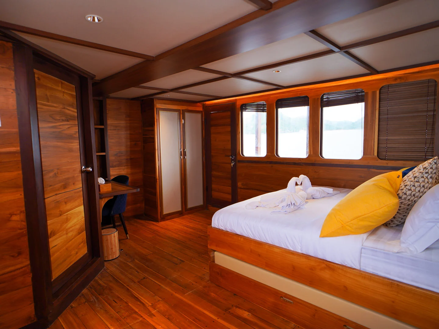 Bedroom - Athena Room - LaMain Voyage 1