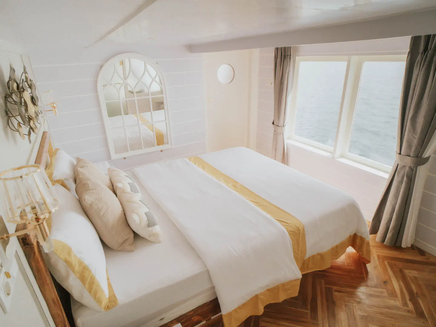 Suite Room Bedroom - a