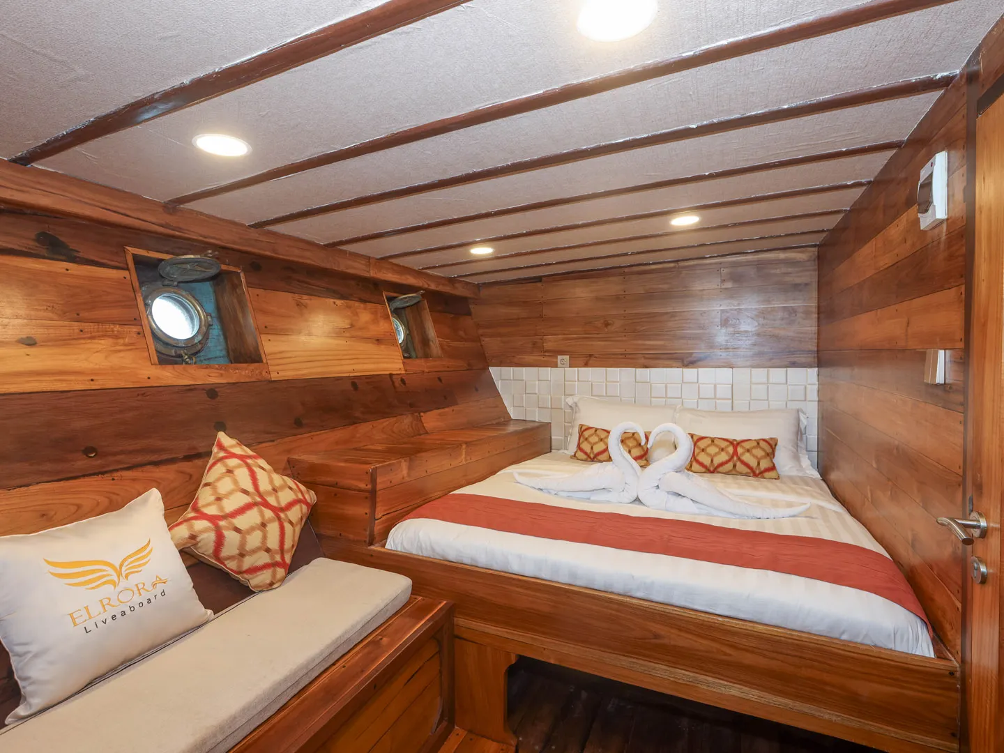 Superior Bedroom - Elrora