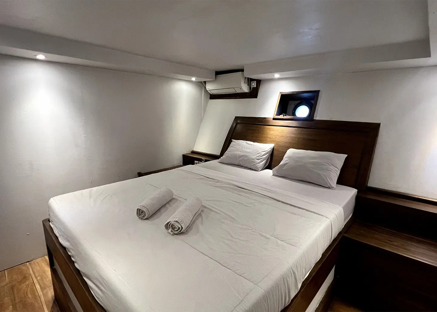 Bedroom 1 Superior Double_Panrita Liveaboard