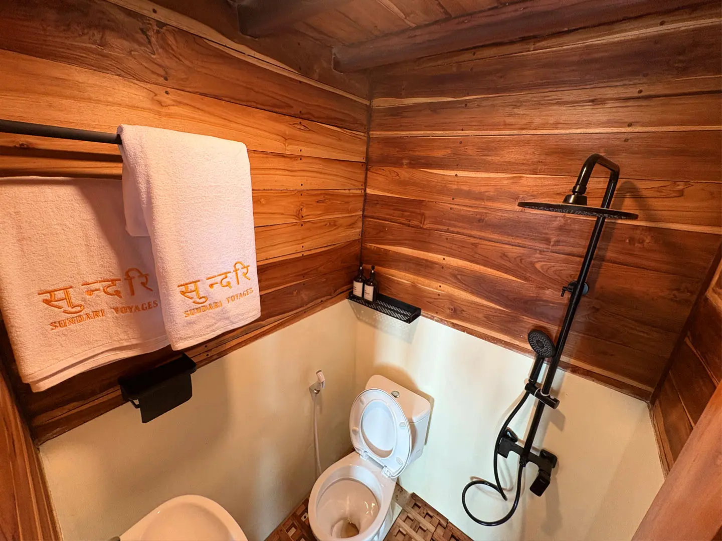 Private Bathroom Master Balcony Room-Sundari Voyage