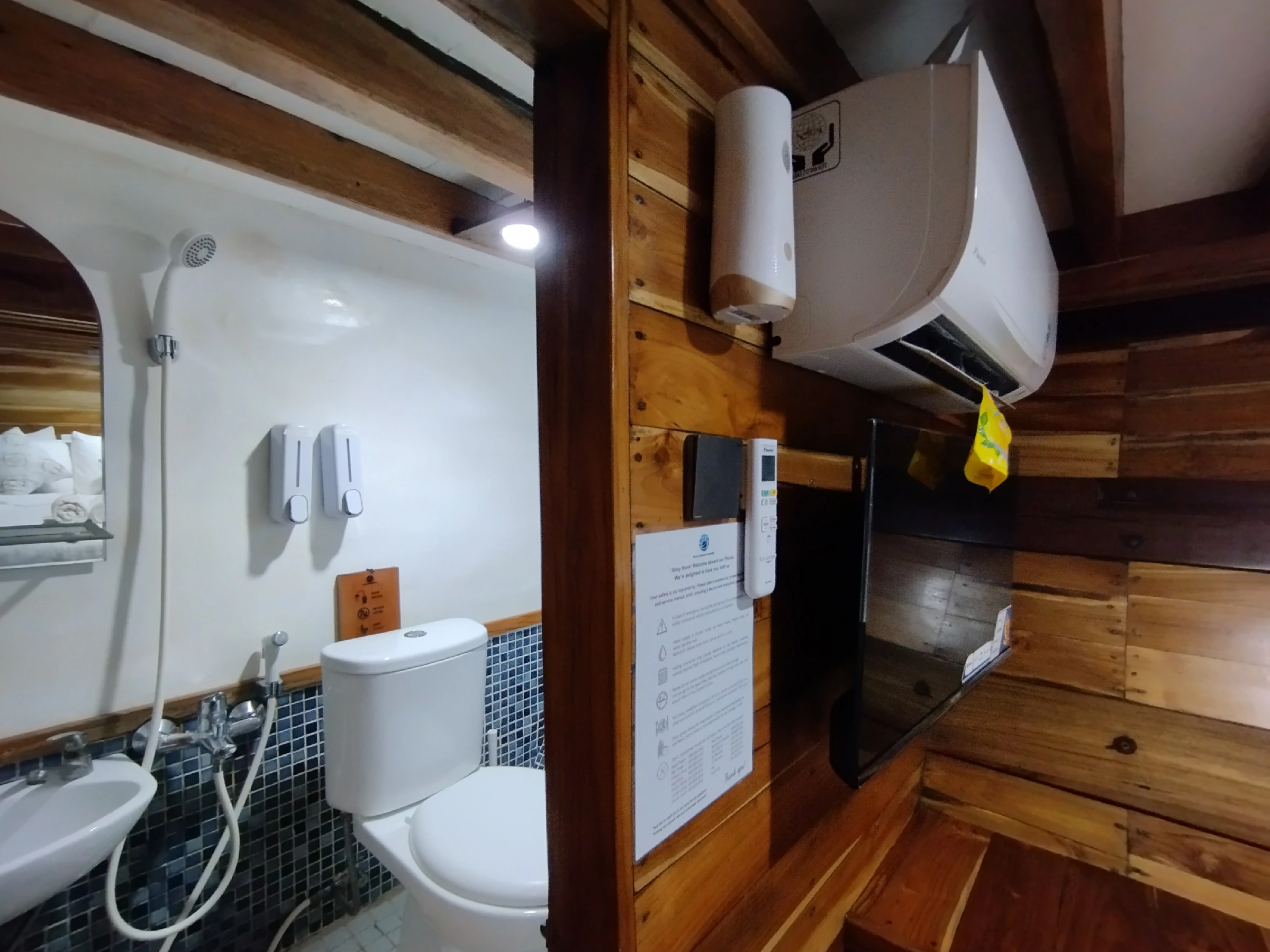 Superior Room Bathroom_Soe Besar Vanrei