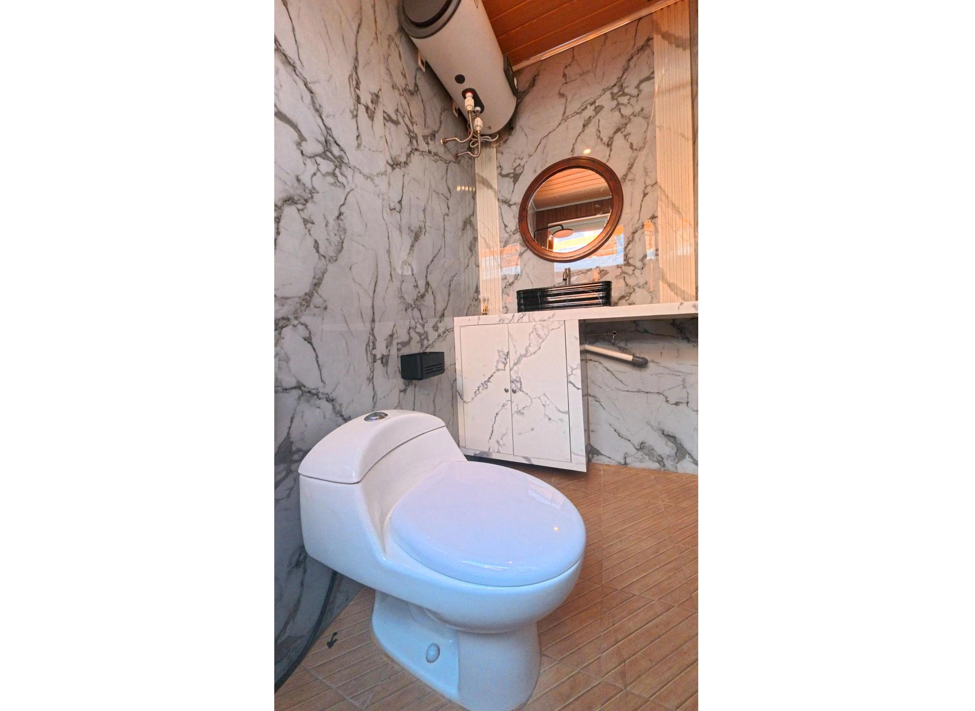 Arfisyana02-Premiere Panoramic-Bathroom